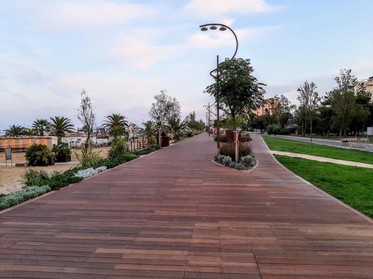 Hotel Amalfi Ρίμινι Εξωτερικό φωτογραφία