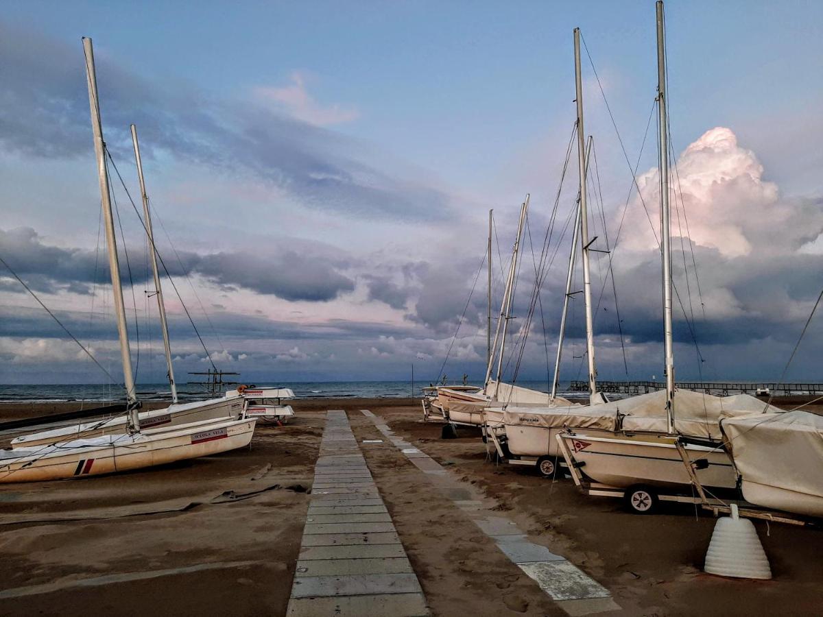 Hotel Amalfi Ρίμινι Εξωτερικό φωτογραφία