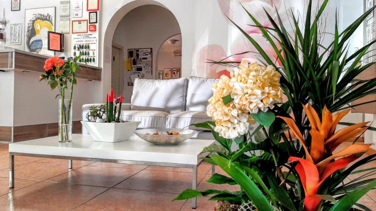 Hotel Amalfi Ρίμινι Εξωτερικό φωτογραφία