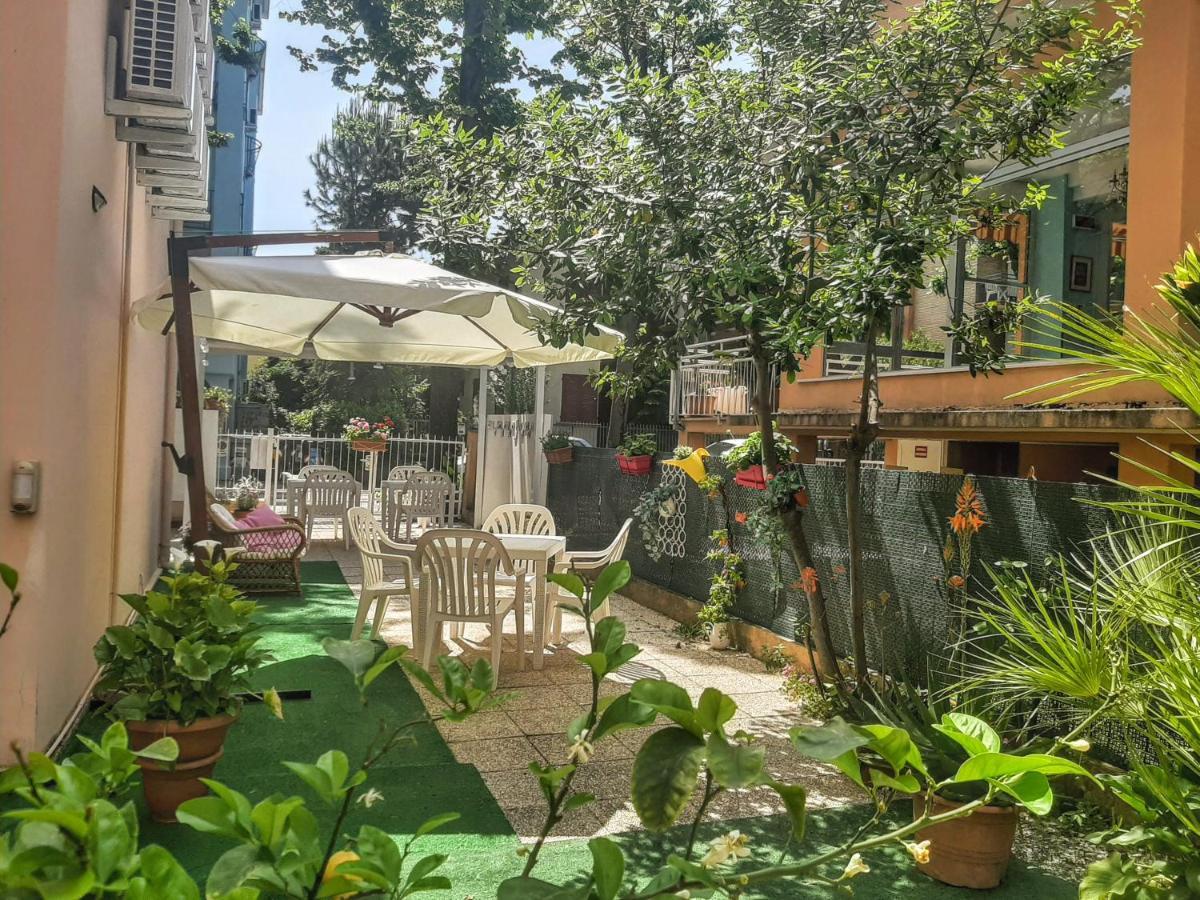 Hotel Amalfi Ρίμινι Εξωτερικό φωτογραφία