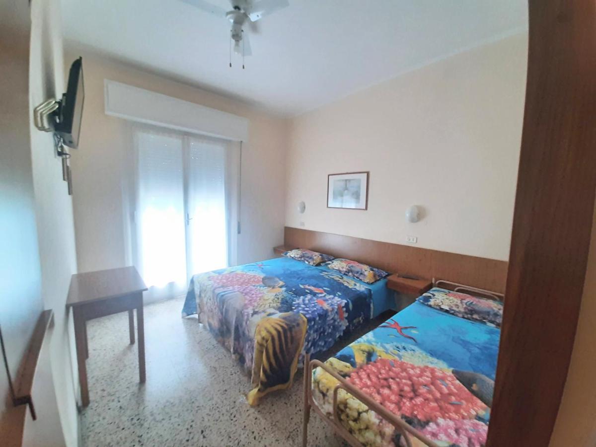 Hotel Amalfi Ρίμινι Εξωτερικό φωτογραφία