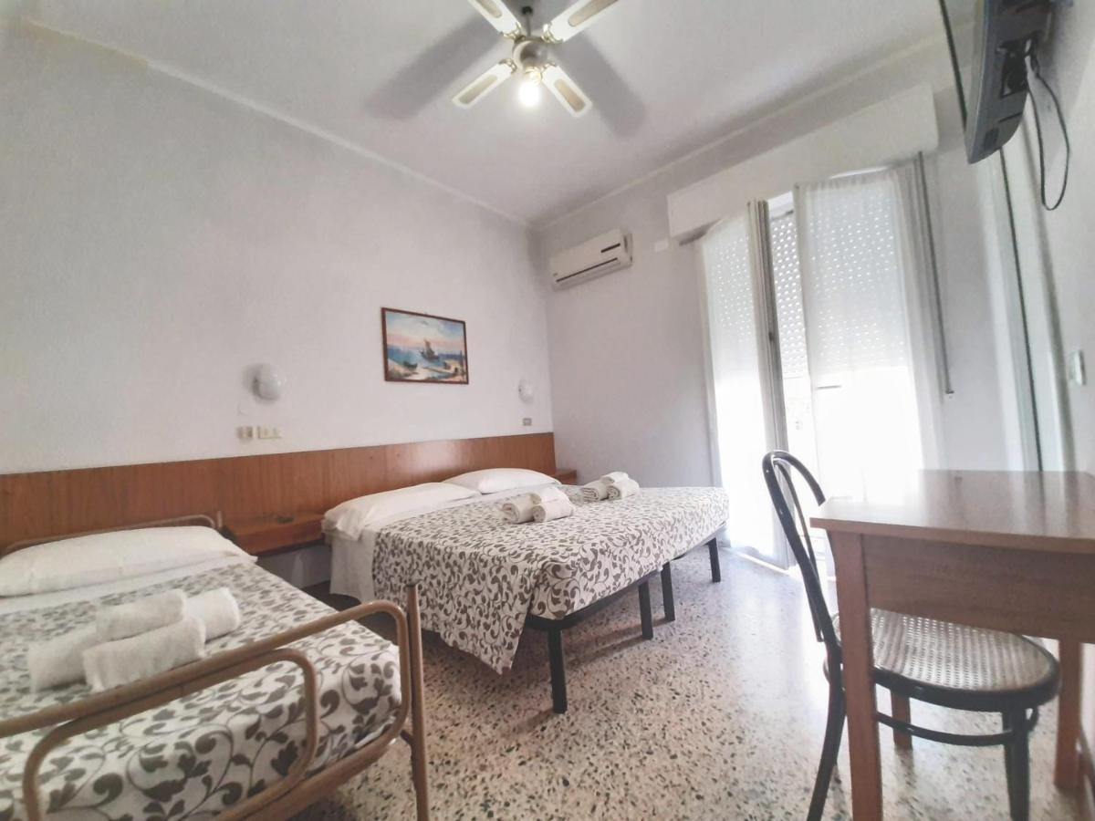 Hotel Amalfi Ρίμινι Εξωτερικό φωτογραφία