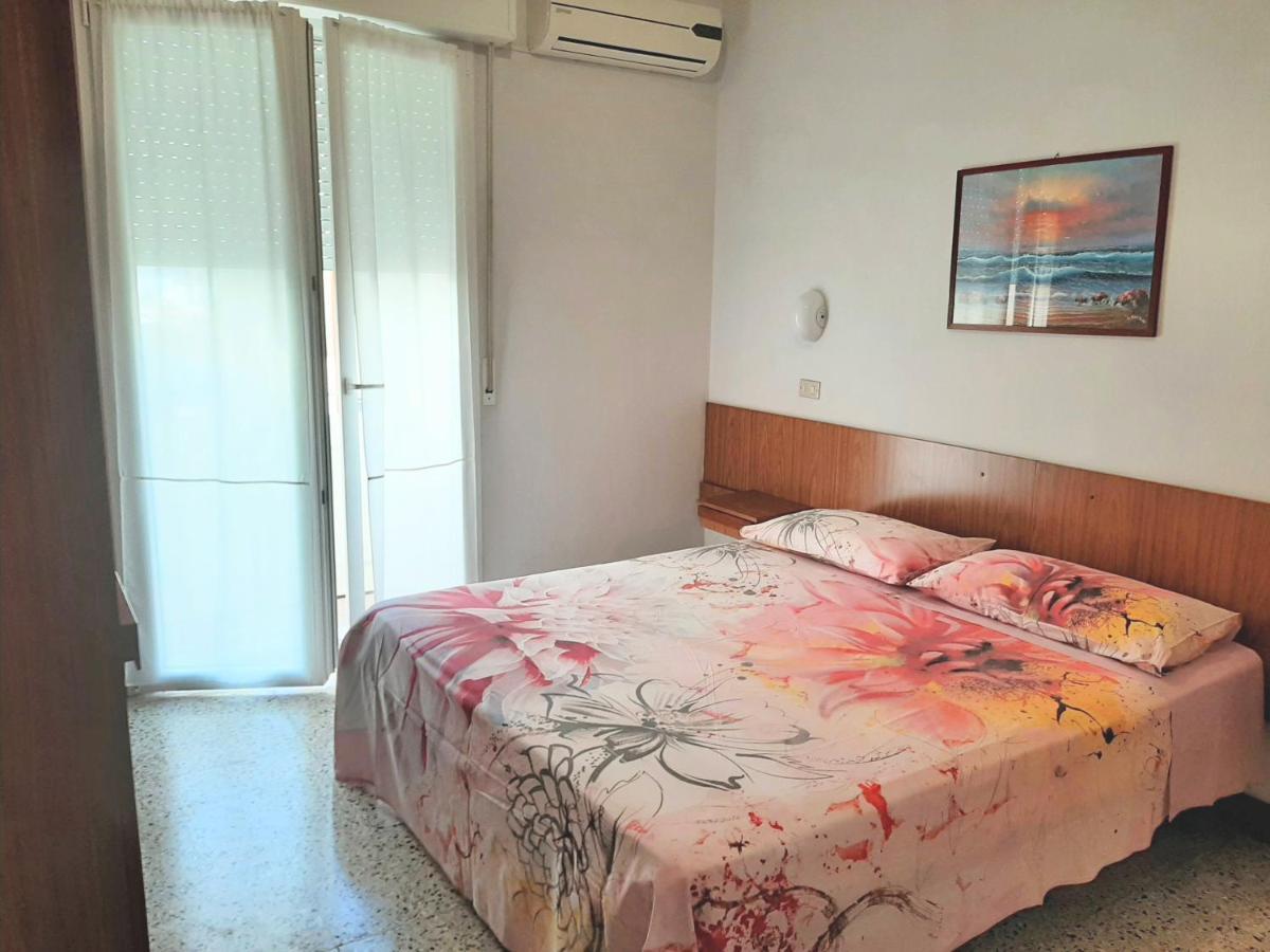 Hotel Amalfi Ρίμινι Εξωτερικό φωτογραφία