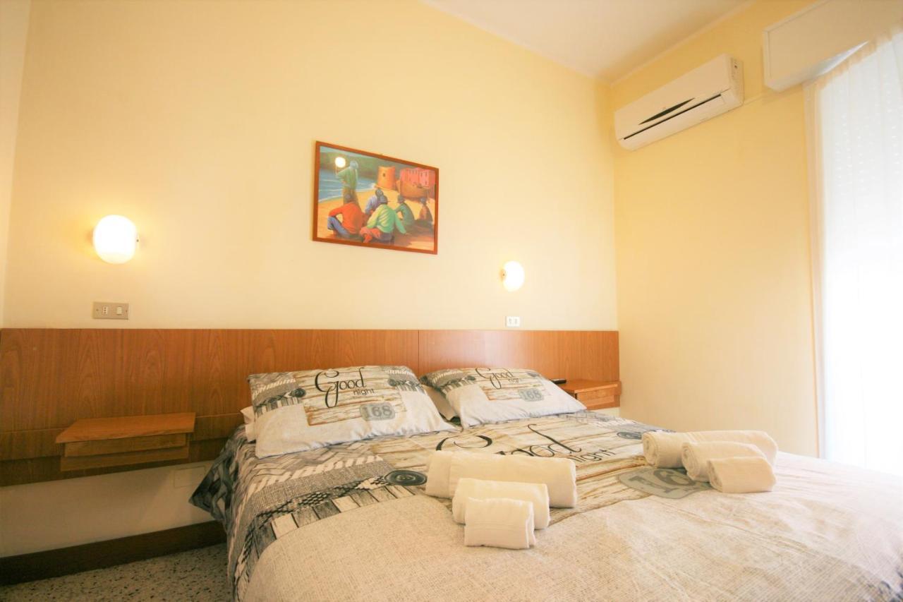 Hotel Amalfi Ρίμινι Εξωτερικό φωτογραφία